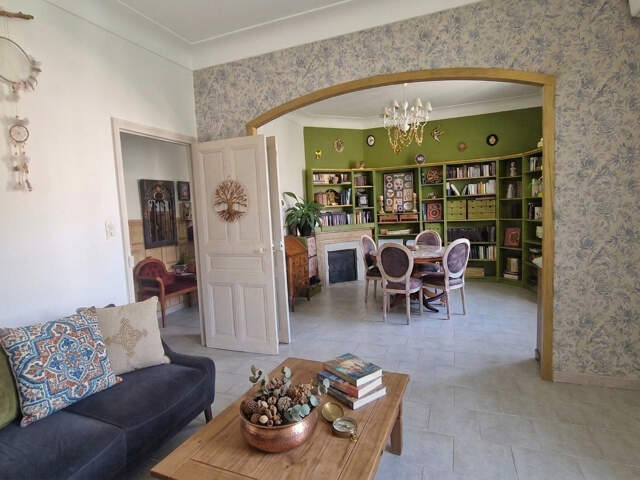 Appartement T4 de 90 m2 entièrement rénové — photo du bien