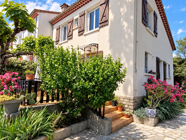 Maison 4 chambres avec jardin et terrasse   Aubenas — photo 1