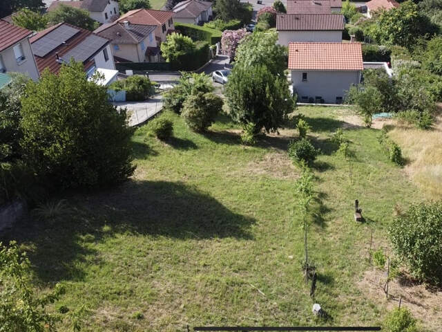 RILLIEUX LA PAPE CREPIEUX TERRAIN CONSTRUCTIBLE 670M2 LIBRE — photo du bien