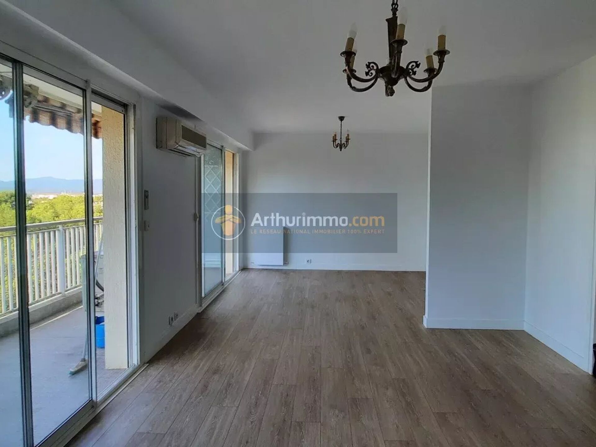 Appartement 3 pièces 72 m² · à Saint-Raphaël · 72 m² · 1 201 €/mois