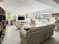 EXCLUSIVITÉ - PAREMPUYRE - VILLA 8 PIÈCES AVEC PISCINE — photo 2