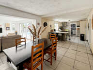 EXCLUSIVITÉ - PAREMPUYRE - VILLA 8 PIÈCES AVEC PISCINE — photo 3