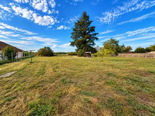 Terrain 750 m2 - ARANDON — photo du bien