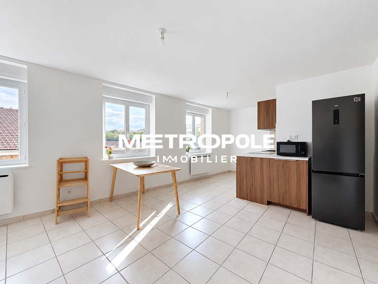APPARTEMENT T2 - PLEIN CENTRE DE PONTCHARRA SUR TURDINE — photo 1