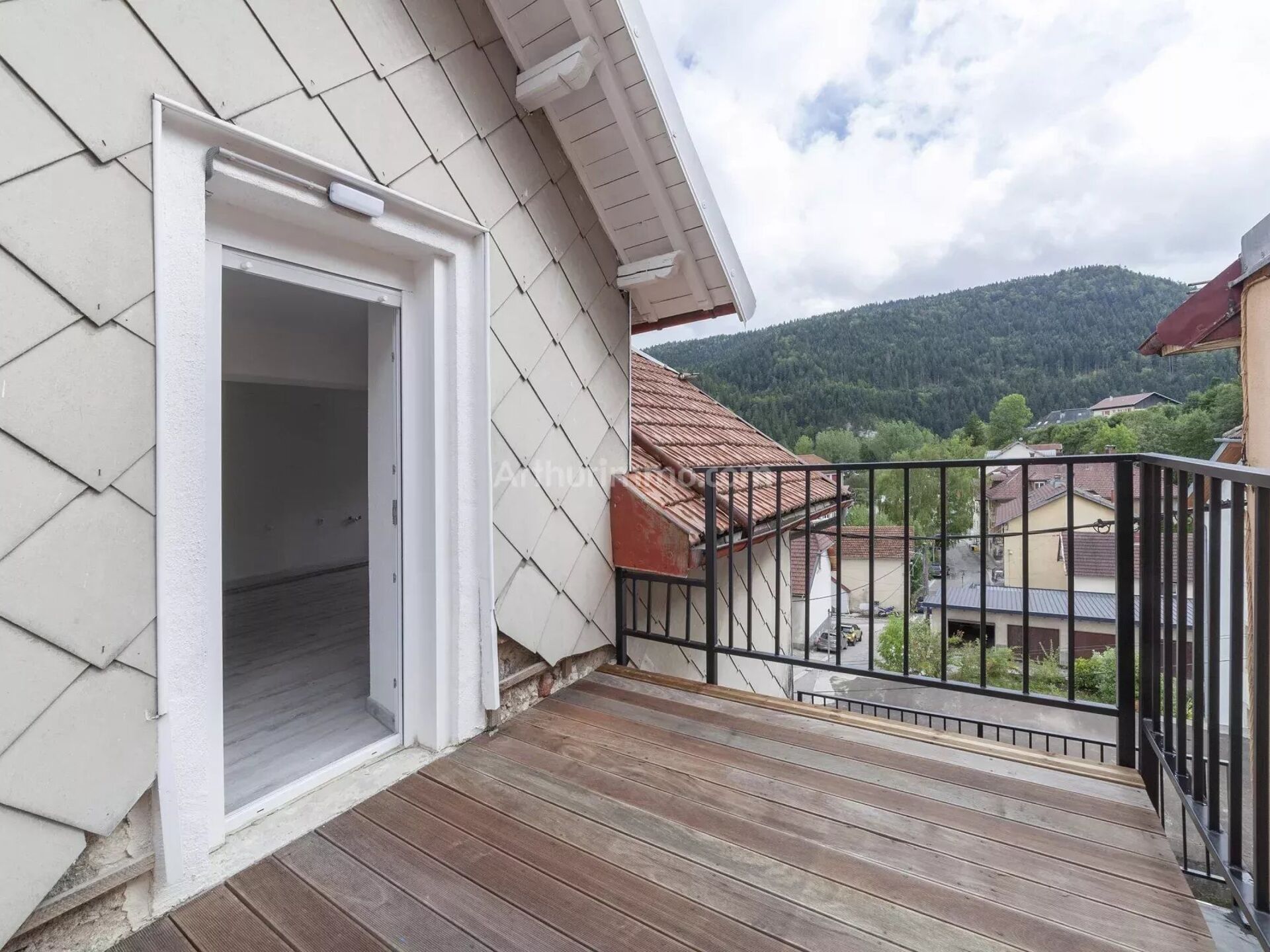 Appartement 1 pièce 42 m² · à Villers-le-Lac · 42 m² · 150 000 €