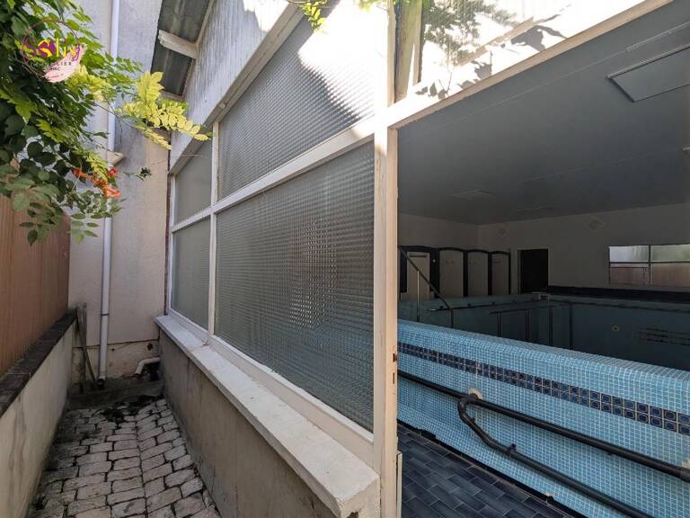 property.type.service 5 pièces 176 m² — photo 1
