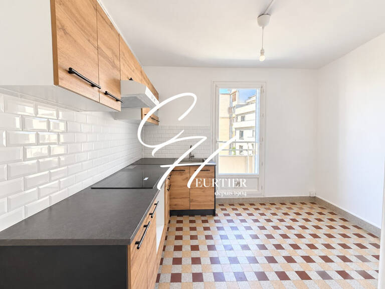 GRENOBLE - APPARTEMENT T2 - TRAVERSANT — photo 1