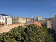 T2 rénové   Dernier étage   Balcon filant   Vue dégagée — photo 3