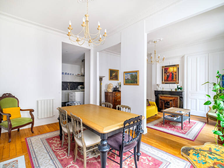 LYON 7 SAXE GAMBETTA BEL IMMEUBLE ANCIEN APPARTEMENT TYPE 4 — photo 1