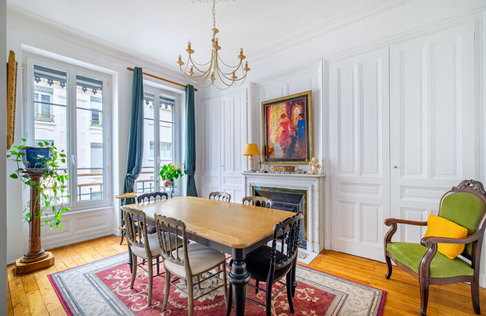 LYON 7 SAXE GAMBETTA BEL IMMEUBLE ANCIEN APPARTEMENT TYPE 4 — photo 3