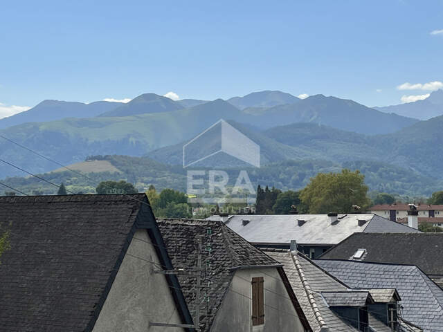 Oloron Sainte Marie - Maison de ville rénové de 73 m²  avec terrasse, jardin et garage — photo du bien