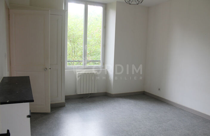 SAINT-JULIEN DU SAULT, appartement F3 en triplex — photo 3