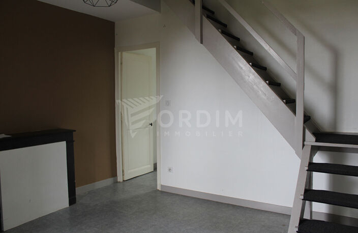 SAINT-JULIEN DU SAULT, appartement F3 en triplex — photo 4
