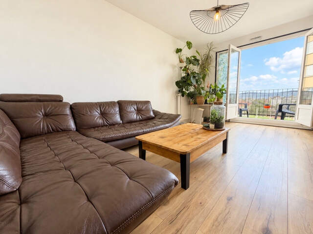 Appartement T2 avec balcon, quartier Montchapet à DIJON — photo du bien