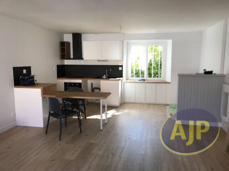 A LOUER MAISON 1CH + BUREAU CUGAND — photo 1
