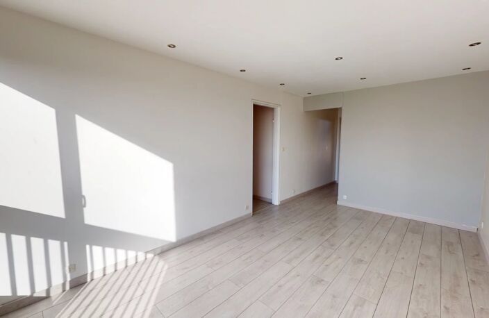 A LOUER - Appartement 2 pièces GARE CHARTRES avec Garage — photo 2