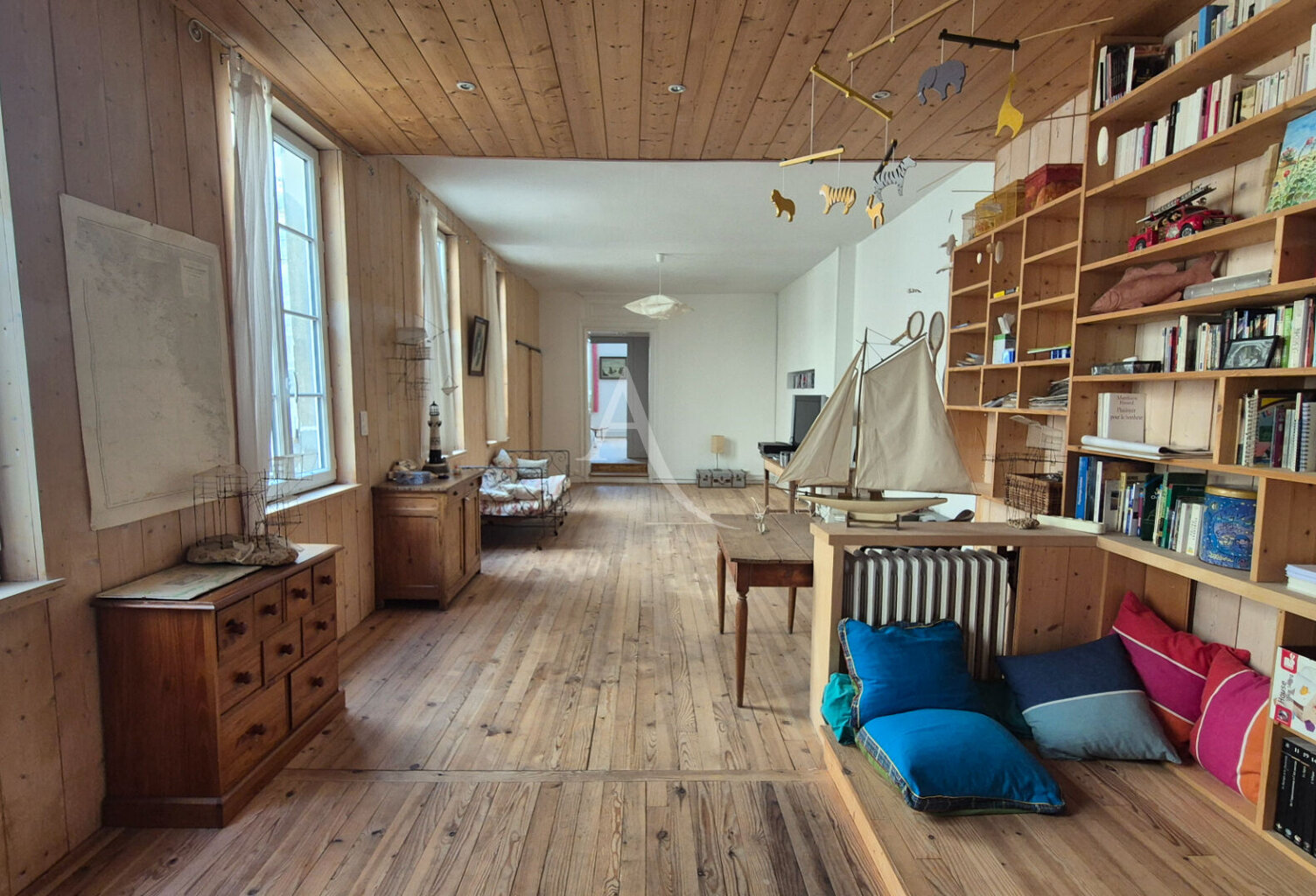 Appartement à vendre Rochefort centre-ville . Proche Place Colbert . Grenier aménageable — photo 1