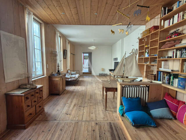 Appartement à vendre Rochefort centre-ville . Proche Place Colbert . Grenier aménageable — photo du bien