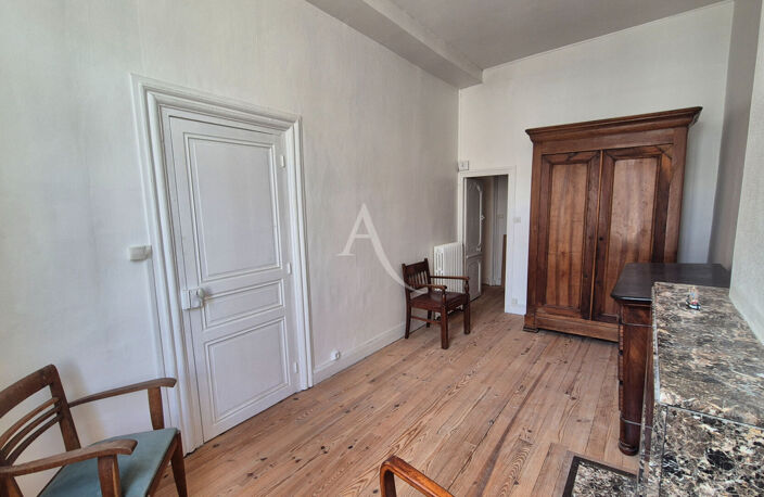 Appartement à vendre Rochefort centre-ville . Proche Place Colbert . Grenier aménageable — photo 4
