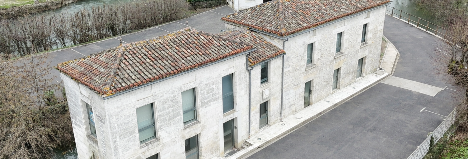 Commerce  200 m² à vendre à Gond-Pontouvre (16160)