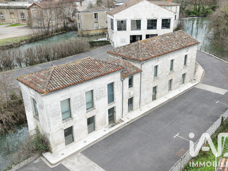 Vente Boutique/Local commercial 200 m&sup2; — photo 1