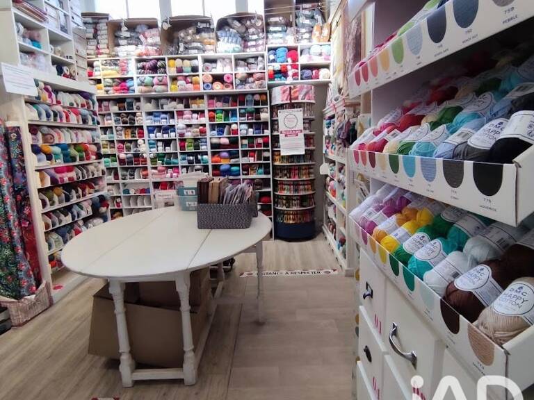Vente Habillement, Textile 50 m&sup2; — photo 1