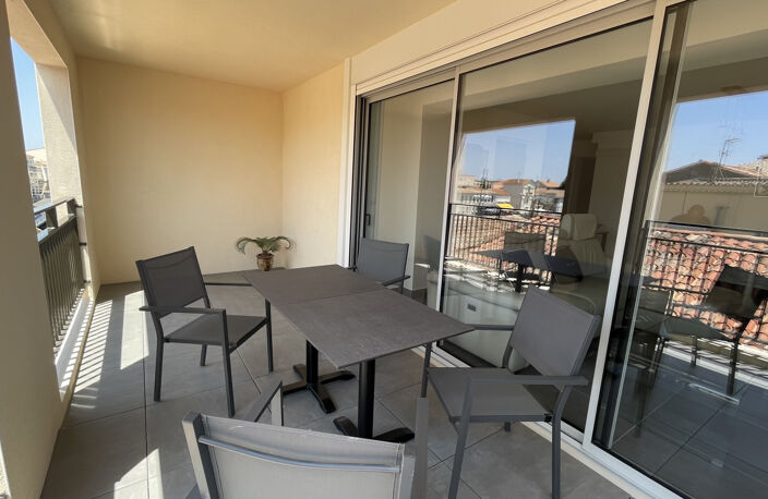 Le Grau Du Roi 5 pièces avec terrasse de 18 m2 vue canal — photo 2