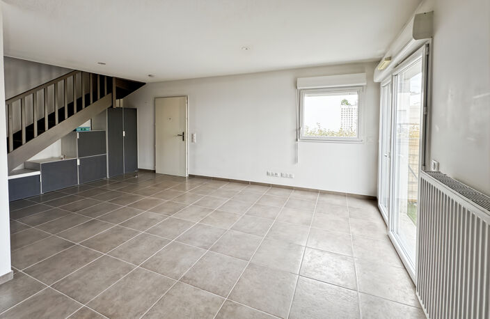 PAREMPUYRE - A VENDRE - MAISON EN DUPLEX DE 50,80M2 ENVIRON — photo 3