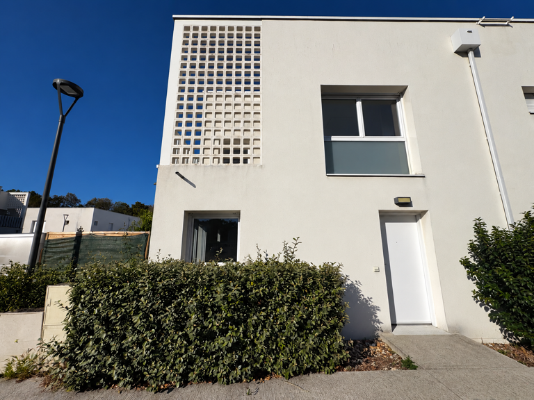PAREMPUYRE - A VENDRE - MAISON EN DUPLEX DE 50,80M2 ENVIRON — photo 1