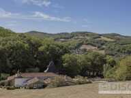 Propriété de charme avec piscine, jacuzzi et 7 hectares dans un environnement préservé — photo 2