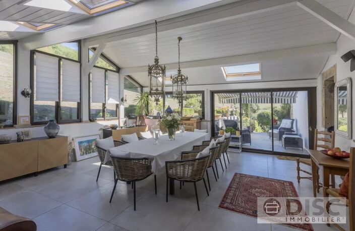 Propriété de charme avec piscine, jacuzzi et 7 hectares dans un environnement préservé — photo 4