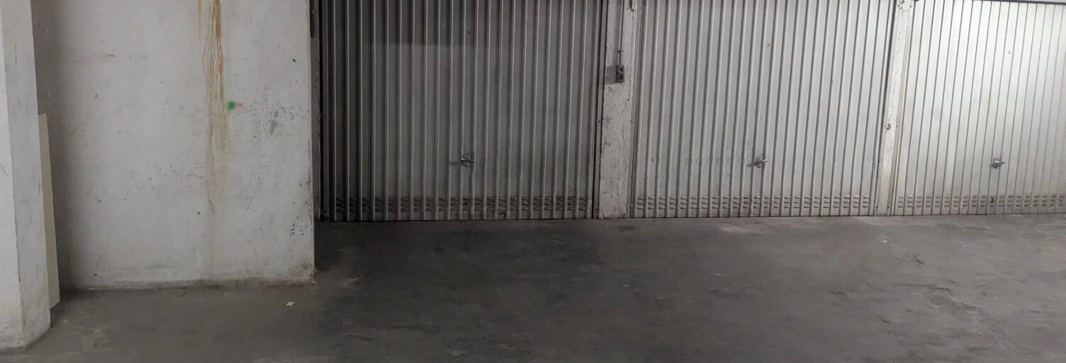 Garage   m² à louer à Nice (06100)