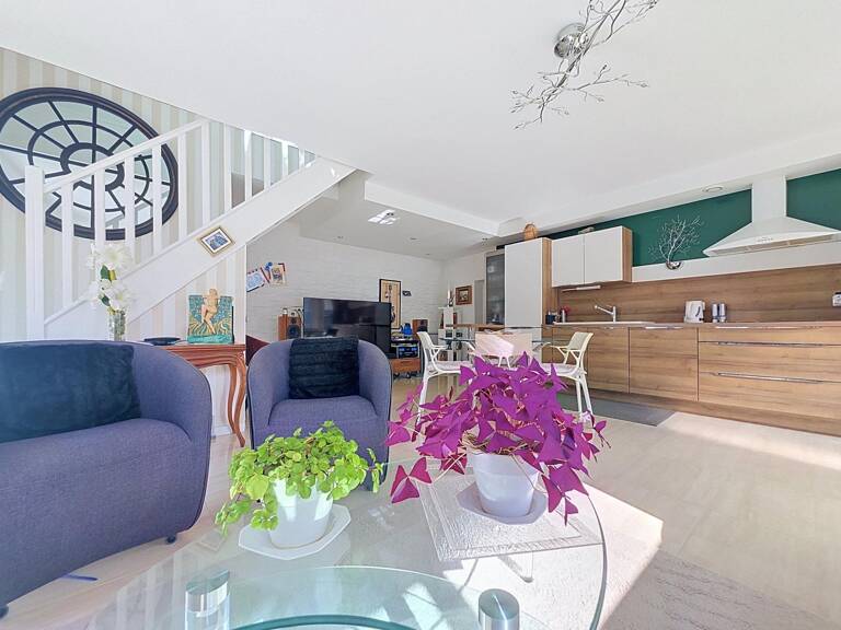 Maison a tinqueux avec parking et jardin — photo 1