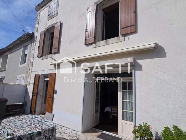 Maison de bourg 3 chambres avec cour et garage — photo du bien