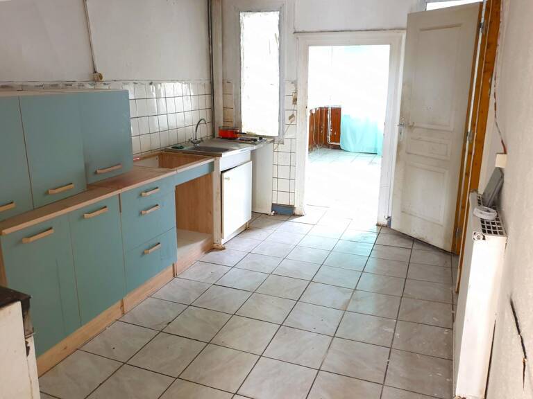 SAINT-LOUP-SUR-SEMOUSE (70800)  IMMEUBLE À RÉNOVER ENTIÈREMENT — photo 1