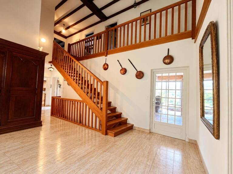 Maison familiale avec belle vue dégagée sur les hauteurs de Quingey — photo 1