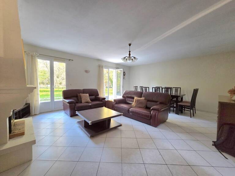 Maison de plain-pied 122 m²  4 chambres  Terrain 6 400 m² Sans vis-à-vis — photo 1