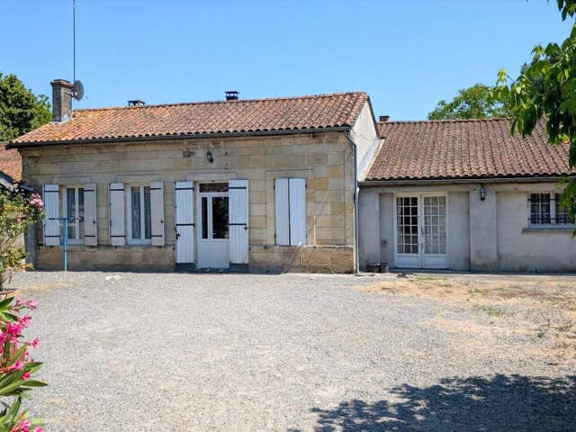 Maison 111 m2 + Dépendances 300 m2 - Terrain 2442 m2 — photo du bien