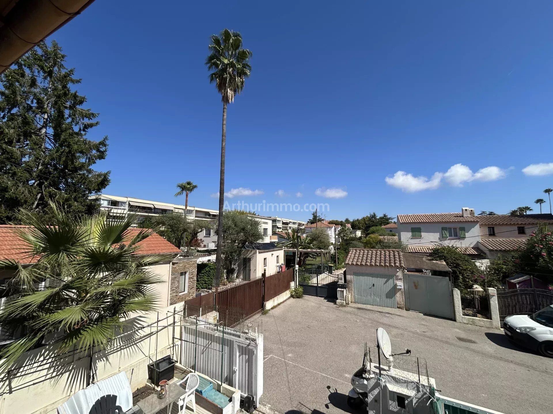 Maison 4 pièces 98 m² · à Vallauris · 98 m² · 371 000 €