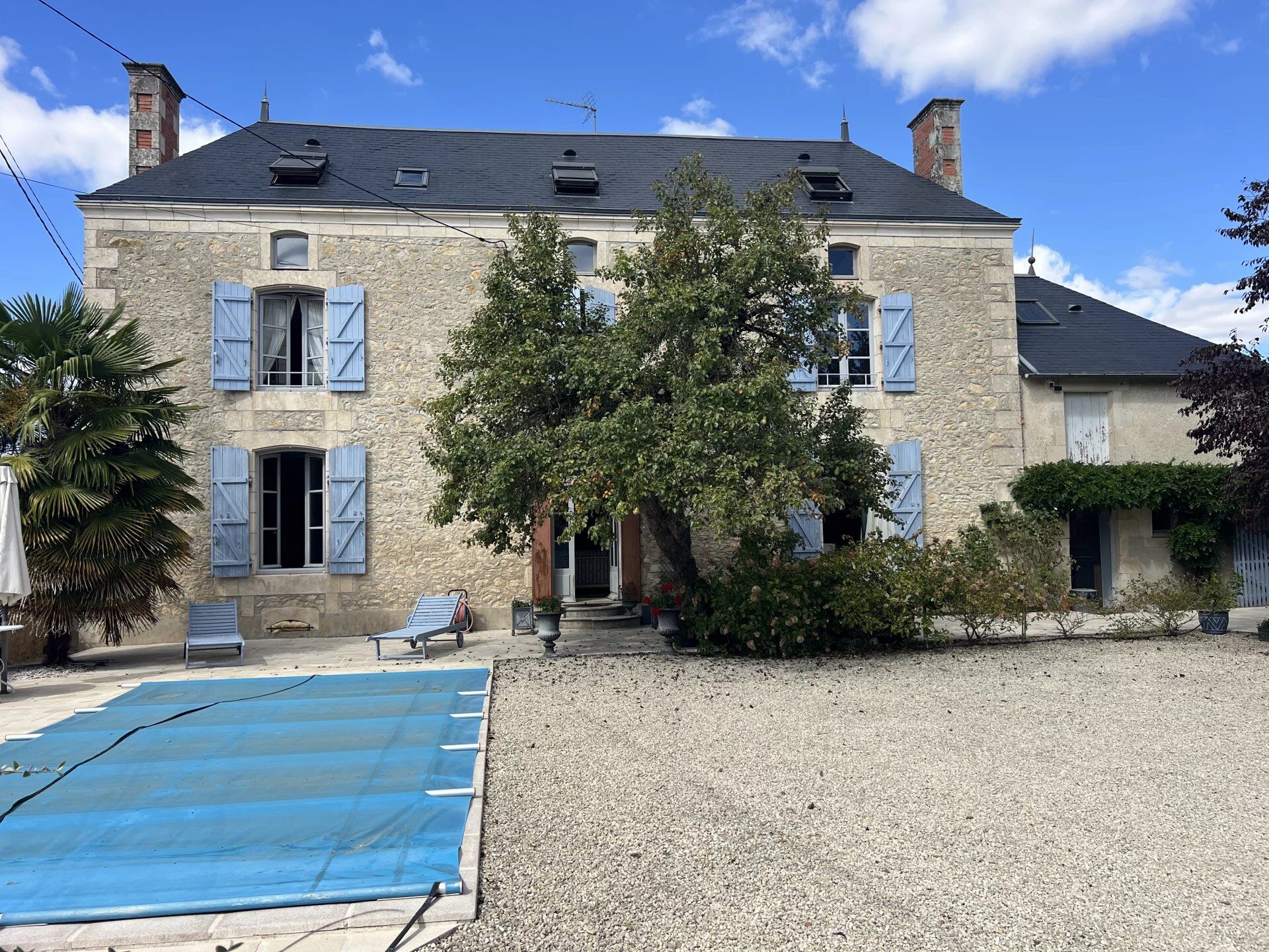 Maison 7 pièces 187 m² · à Valdivienne · 187 m² · 323 000 €