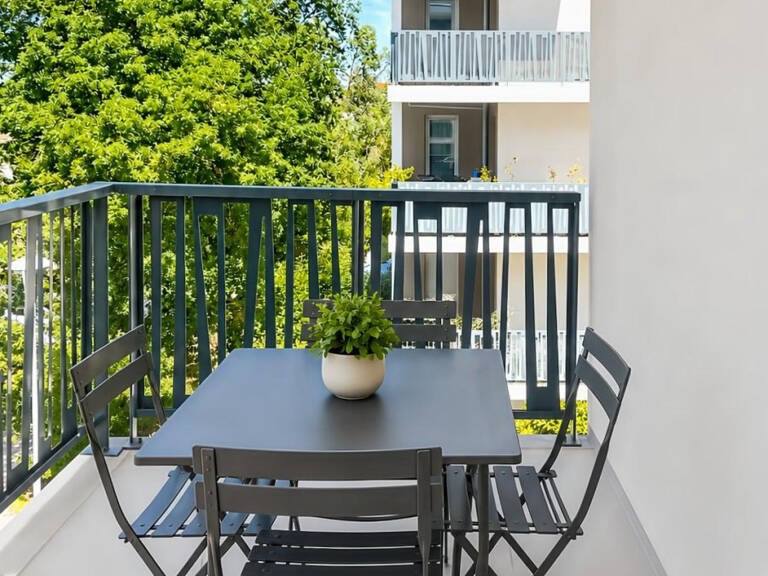 T2 lumineux avec balcon et garage — photo 1