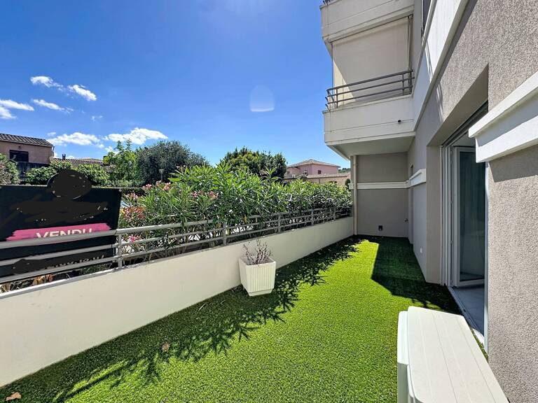 2 PIÈCES RÉNOVÉ,  500 M DE LA LIMITE CANNES, GARAGE — photo 1