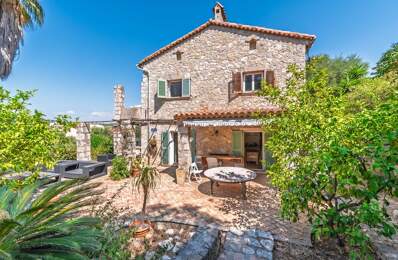 Century 21 Hanna Logis vous propose une magnifique maison en pierre située dans l’un des quartiers les plus recherchés d’Antibes. — photo du bien