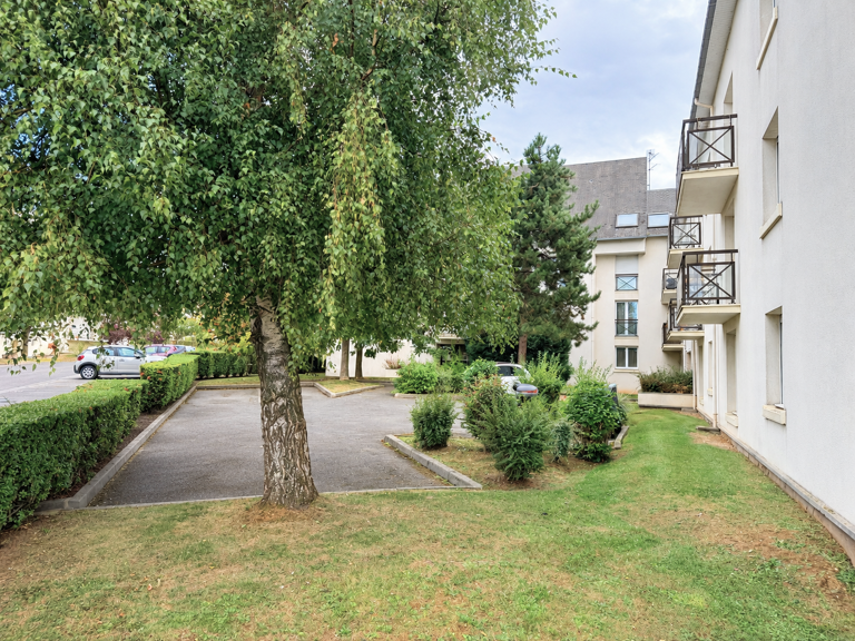 CAEN QUARTIER MEMORIAL T2 A VENDRE AVEC 2 BALCONS ET PLACE D — photo 1