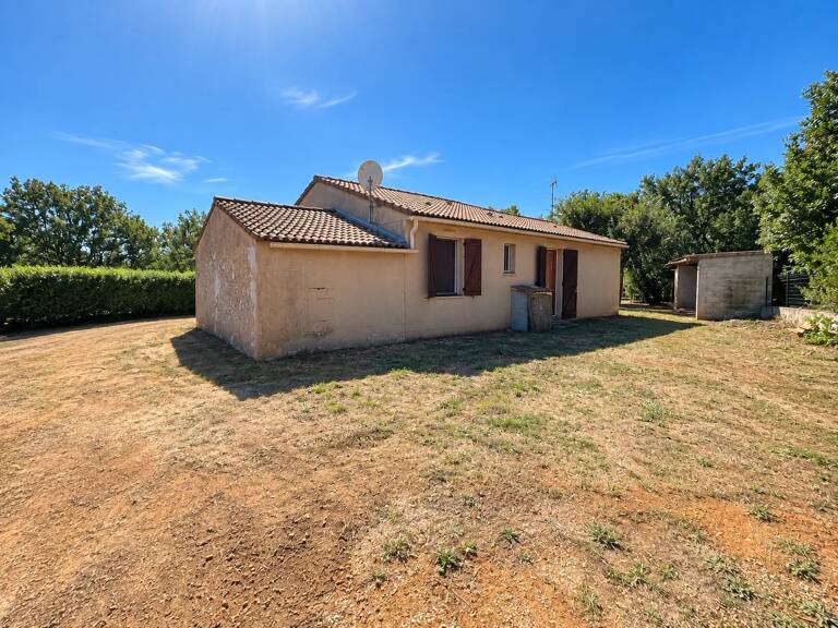 EN EXCLUSIVITÉ – MAISON DE PLAIN-PIED À RÉNOVER – RÉGUSSE — photo 1