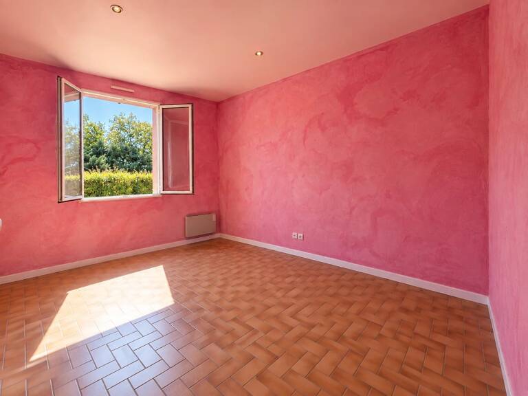 EN EXCLUSIVITÉ – MAISON DE PLAIN-PIED À RÉNOVER – RÉGUSSE — photo 1
