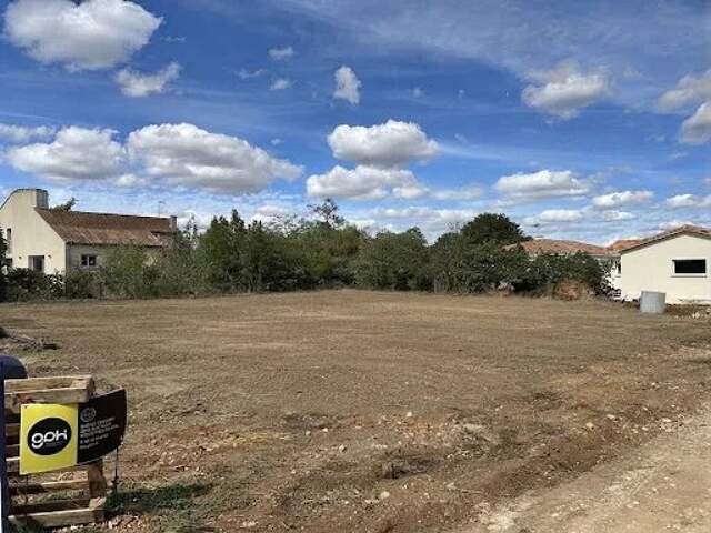 Terrain Poitiers de  1016m2 viabilisé  .Secteur  Pierre Levée — photo du bien