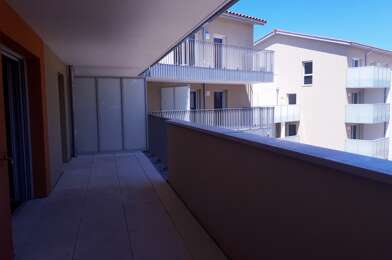 Appartement 3 pièces 858 €