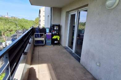 Appartement  879 €