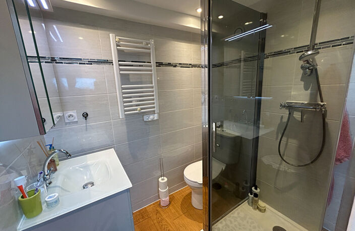 A VENDRE - BORDEAUX CENTRE - T1 Loué Meublé 25 m² + mezzanine - Spécial investisseur — photo 5